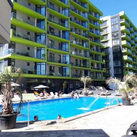 Luxury Pool & 20m De Plaja شقة